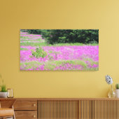 Ein Feld von rosa Frühlingsfrühlingstraßen-Wildblu Leinwanddruck (Insitu (Wohnzimmer))