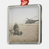 Ein Feldfunk-Operator Silbernes Ornament (Links)