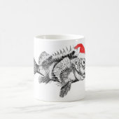 Ein Fisch mit Weihnachtsmannmütze Kaffeetasse (Mittel)