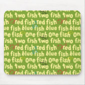 Ein Fisch Zwei Fisch Typografie-Muster Mousepad (Vorne)