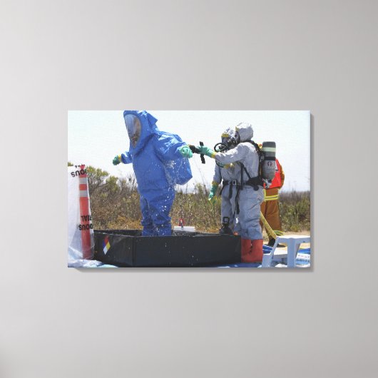 Ein Flieger steht in einer Wanne Leinwanddruck (Vorderseite)