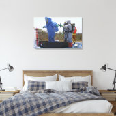 Ein Flieger steht in einer Wanne Leinwanddruck (Insitu (Schlafzimmer))