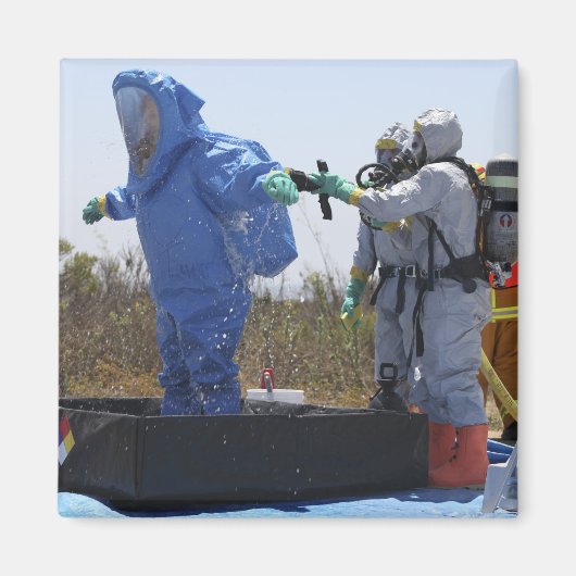 Ein Flieger steht in einer Wanne Magnet (Vorne)