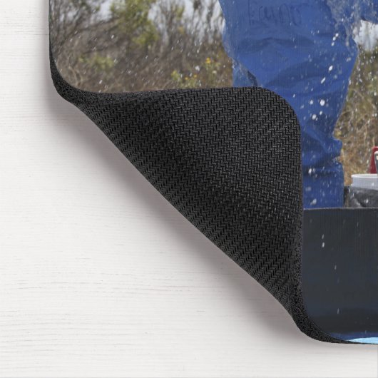 Ein Flieger steht in einer Wanne Mousepad (Ecke)