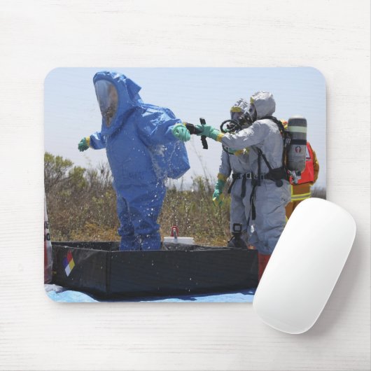 Ein Flieger steht in einer Wanne Mousepad (Mit Mouse)