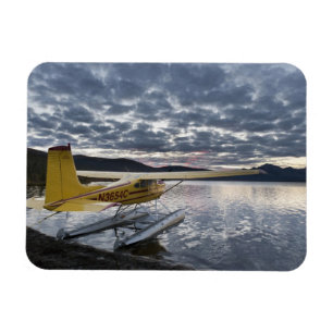 Ein Flug im landschaftlichen Takahula-See Magnet