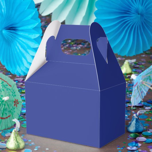 ein Flugzeug, das am Himmel fliegt Geschenkschachtel (Party)