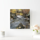 Ein Fluss, der durch den American Fork Canyon flie Quadratische Wanduhr (Zuhause)