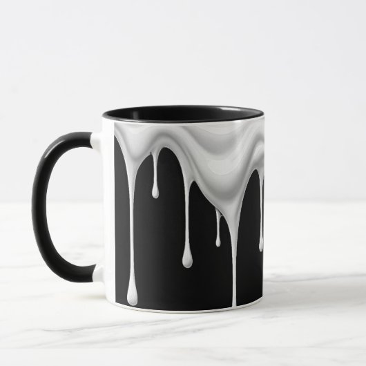 Ein flüssiger Effekt, der über einen Mug fließt. Tasse (Links)