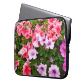 Ein Foto der Natur ist eine wunderschöne Petunia-B Laptopschutzhülle (Vorderseite Links)