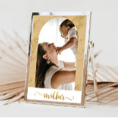 Ein Foto einfache Boho Frame Junge Mutter Schwange