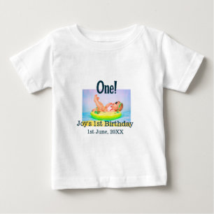 Ein Foto zum ersten Geburtstag mit modernen Namen Baby T-shirt