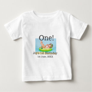 Ein Foto zum ersten Geburtstag mit modernen Namen Baby T-shirt