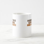 Ein Frauenplatz ist im Haus und im Senat Kaffeetasse (Mittel)