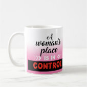 Ein Frauenplatz, trendige Tasse. Kaffeetasse (Links)