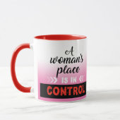 Ein Frauenplatz, trendige Tasse. Tasse (Links)
