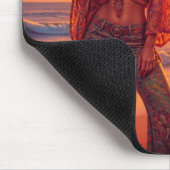 Ein freier Geist am Strand mit Schlaghosen Mousepad (Ecke)