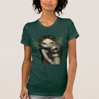 Ein Frettchen und sein feenhaftes Shirt
