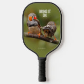 Ein freudliches Paar Zebra Finch Songbirds Pickleball Schläger (Vorderseite)