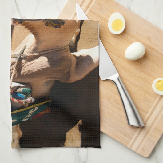 Ein freundliches Kamel erwartet seinen nächsten Fa Handtuch (Viertel Falte)