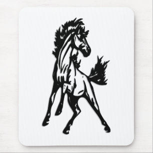 Ein fröhlich springendes Wildpferd Mousepad