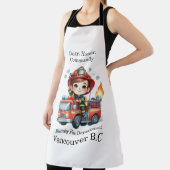 Ein fröhlicher Feuerwehrmann auf einem hellen Last Schürze (InSitu)