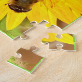 Ein fröhliches Blumenrätsel mit einer fleißigen Bi Puzzle (Seite)