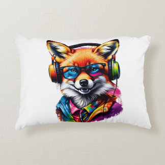 Ein Fuchs in Kopfhörern und Brillen Dekokissen