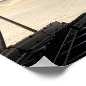 Ein Gabelstapler lädt Fracht auf einen C-130 Hercu Poster (Ecke)