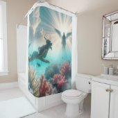 Ein Gal sieht einen Engel beim Schnorcheln Duschvorhang (Beispiel)