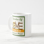 Ein Garten der Liebe wächst in das Herz-der Tasse (Vorderseite Links)