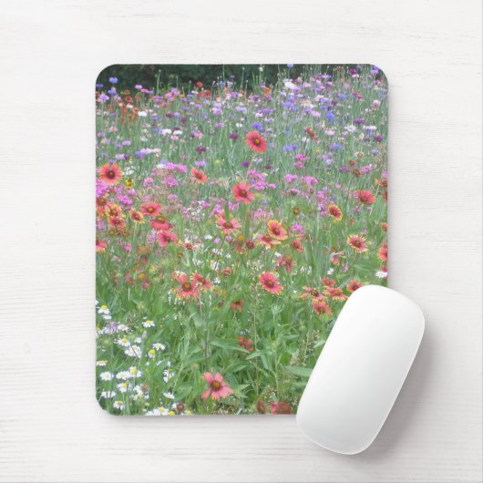 Ein Garten mit Wildblumen Mousepad (Mit Mouse)