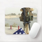 Ein gefallenes Soldatengerät Mousepad (Mit Mouse)