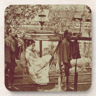 Ein Geisha, der herein einer Sänfte (Sepia-, Getränkeuntersetzer