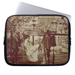 Ein Geisha, der herein einer Sänfte (Sepia-, Laptopschutzhülle