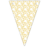 Ein gelber Teppich mit einem sich wiederholenden M Wimpelkette (Dritte Fahne)