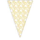 Ein gelber Teppich mit einem sich wiederholenden M Wimpelkette (Zweite Fahne)