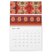Ein gemustertes, orangefarbenes und braunes Gewebe Kalender (Mär 2027)