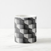 Ein Gesicht der "Vier-Seiten-Pyramide" Skulptur in Kaffeetasse (Mittel)