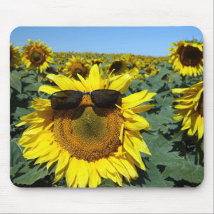 Ein Gesicht in der Menge Mousepad