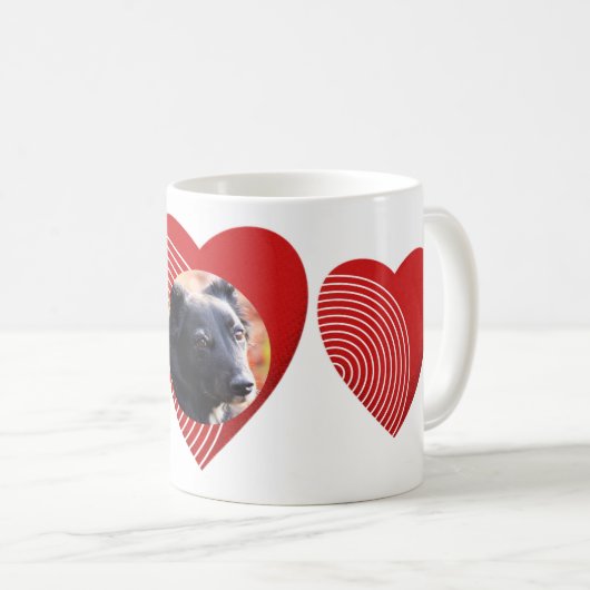 Ein gestreiftes rotes Herz Kaffeetasse (VorderseiteRechts)