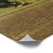 Ein gezüchtetes Feld vor Strohdächern Poster (Ecke)