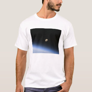 Ein gibbous Mond sichtbar über der Atmosphäre de T-Shirt