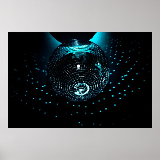 Ein glänzender Disco-Ball hängt auf schwarzem Hint Poster (Vorne)