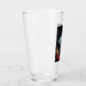 Ein Glas mit einem lächelnden Geist. (Rechts)