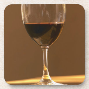 Ein Glas roter Chateau Belgrave im Sonnenlicht - Untersetzer
