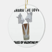 Ein Glas valentiner Ruhe. Keramik Ornament (Links)