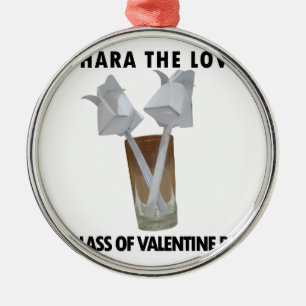 Ein Glas Valentinsfrieden. Ornament Aus Metall