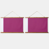 Ein glatter, lila Hintergrund mit einem scharfen w Wandteppich Mit Holzrahmen (Doppelt)