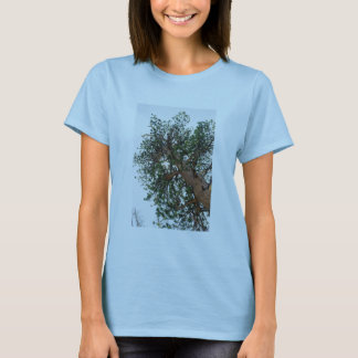 Ein glücklicher Baum T-Shirt